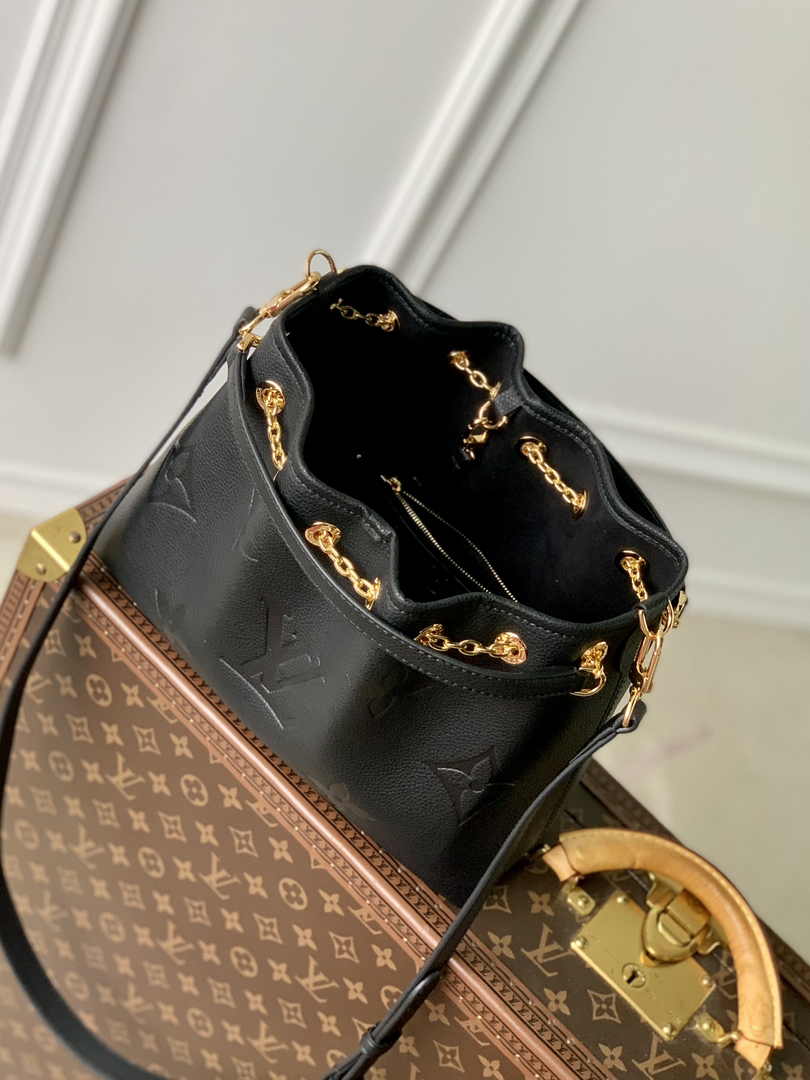 Louis Vuitton LV Bundle Bag M47209 - Default Title - View 5