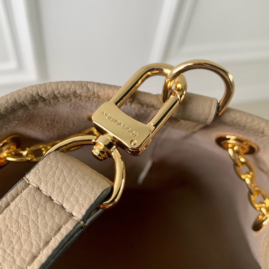 Louis Vuitton LV Bundle Bag M25453 - Default Title - View 8