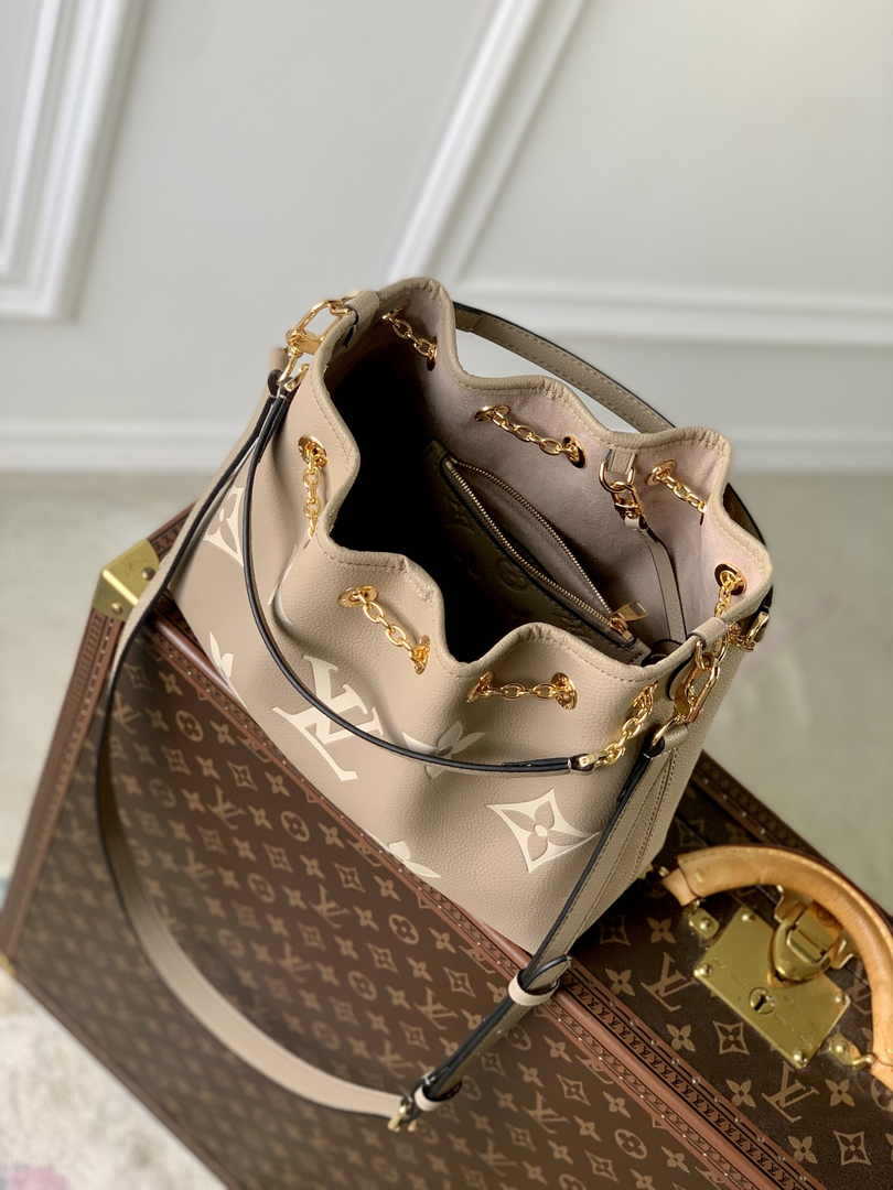 Louis Vuitton LV Bundle Bag M25453 - Default Title - View 5