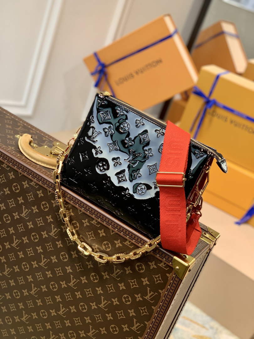 Louis Vuitton LV M20565 Coussin PM Handbags Black - Default Title - View 1