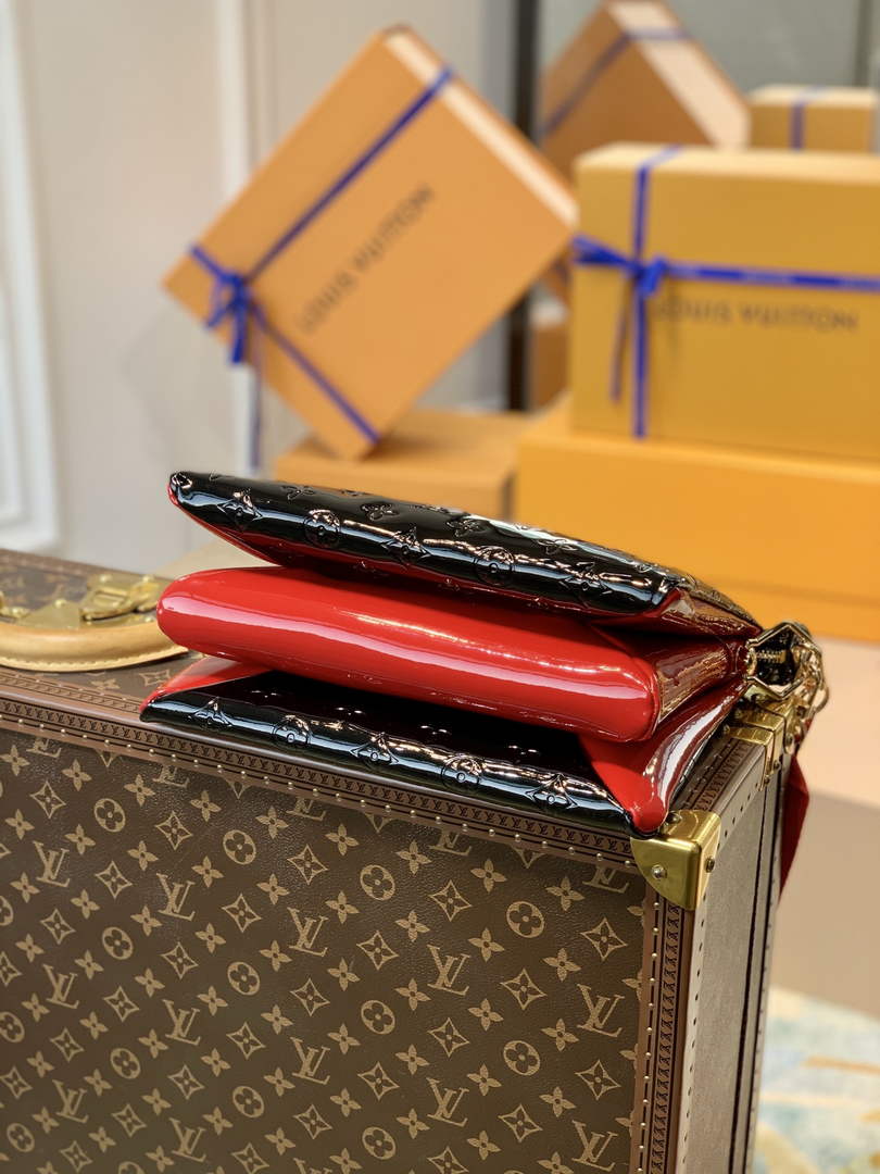 Louis Vuitton LV M20565 Coussin PM Handbags Black - Default Title - View 3