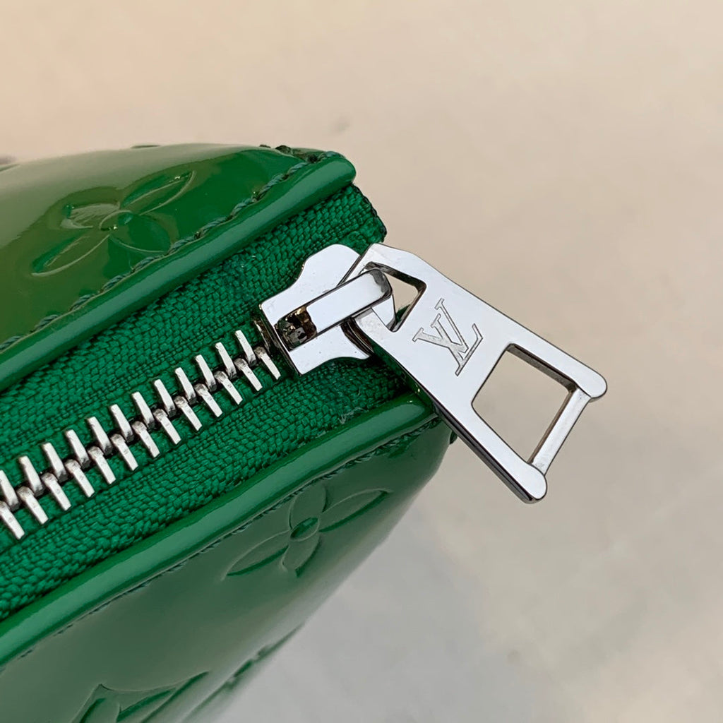 Louis Vuitton LV M20565 Coussin PM Handbags Green - Default Title - View 4