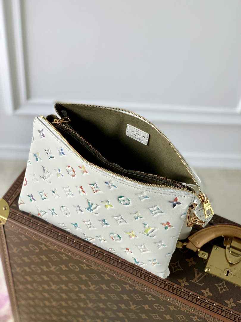 Louis Vuitton LV M21209 Coussin PM Handbags White