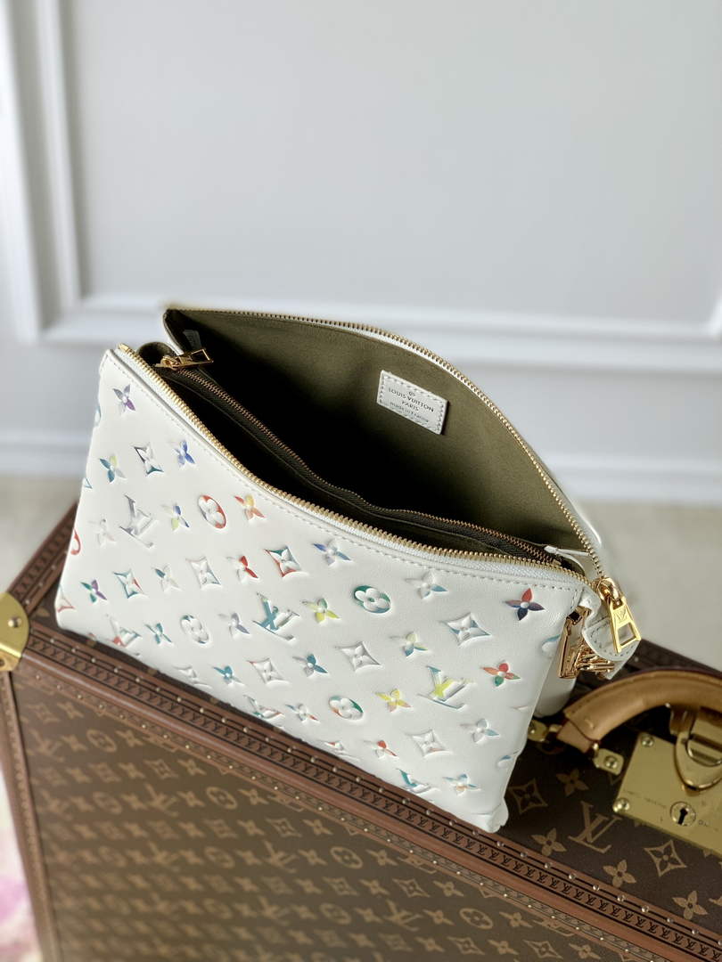 Louis Vuitton LV M21209 Coussin PM Handbags White - Default Title - View 3