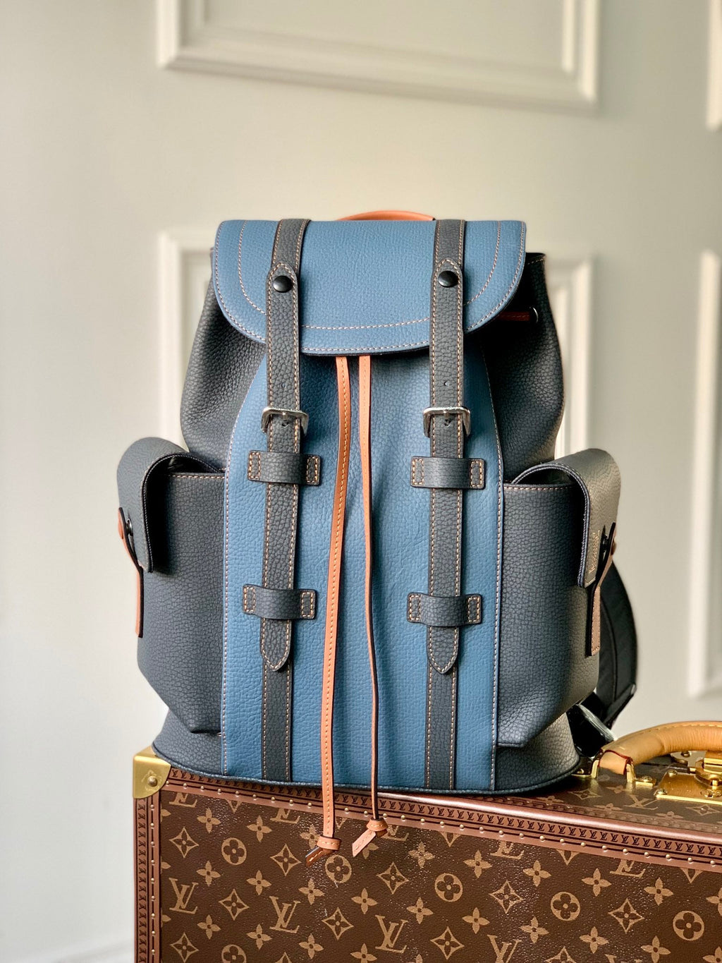 Louis Vuitton LV M21373 Christopher PM Leathers Denim Blue