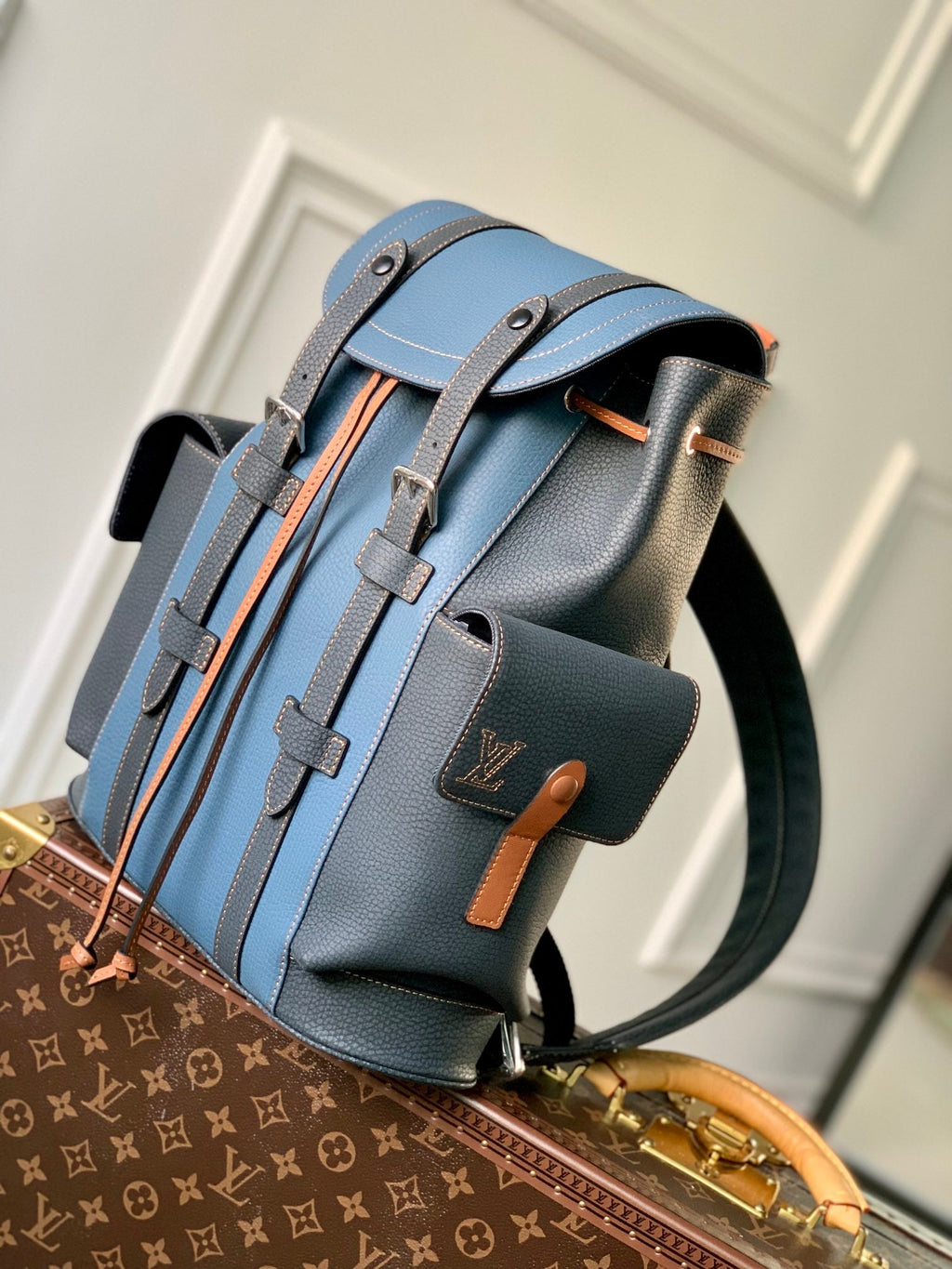 Louis Vuitton LV M21373 Christopher PM Leathers Denim Blue