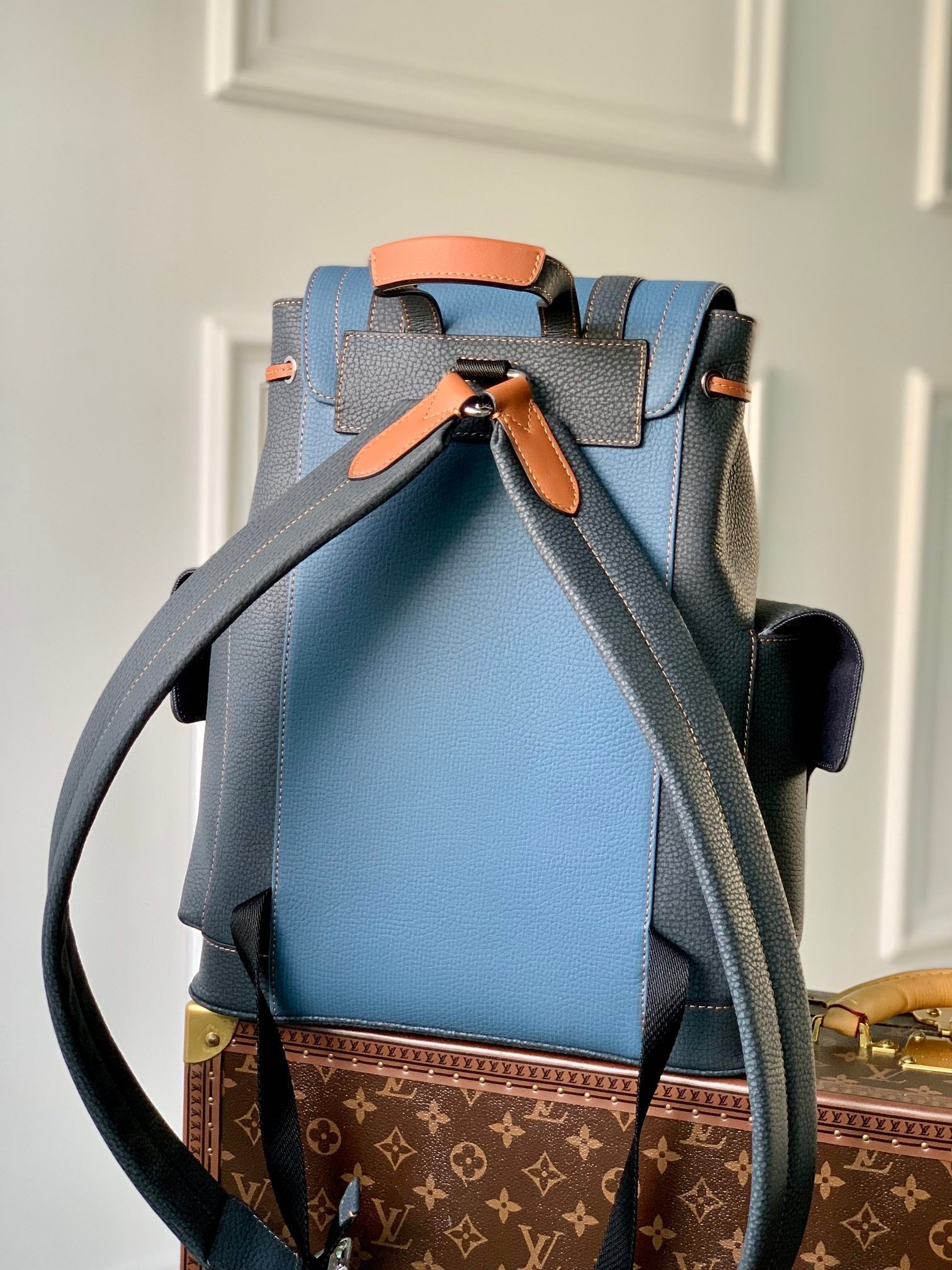 Louis Vuitton LV M21373 Christopher PM Leathers Denim Blue