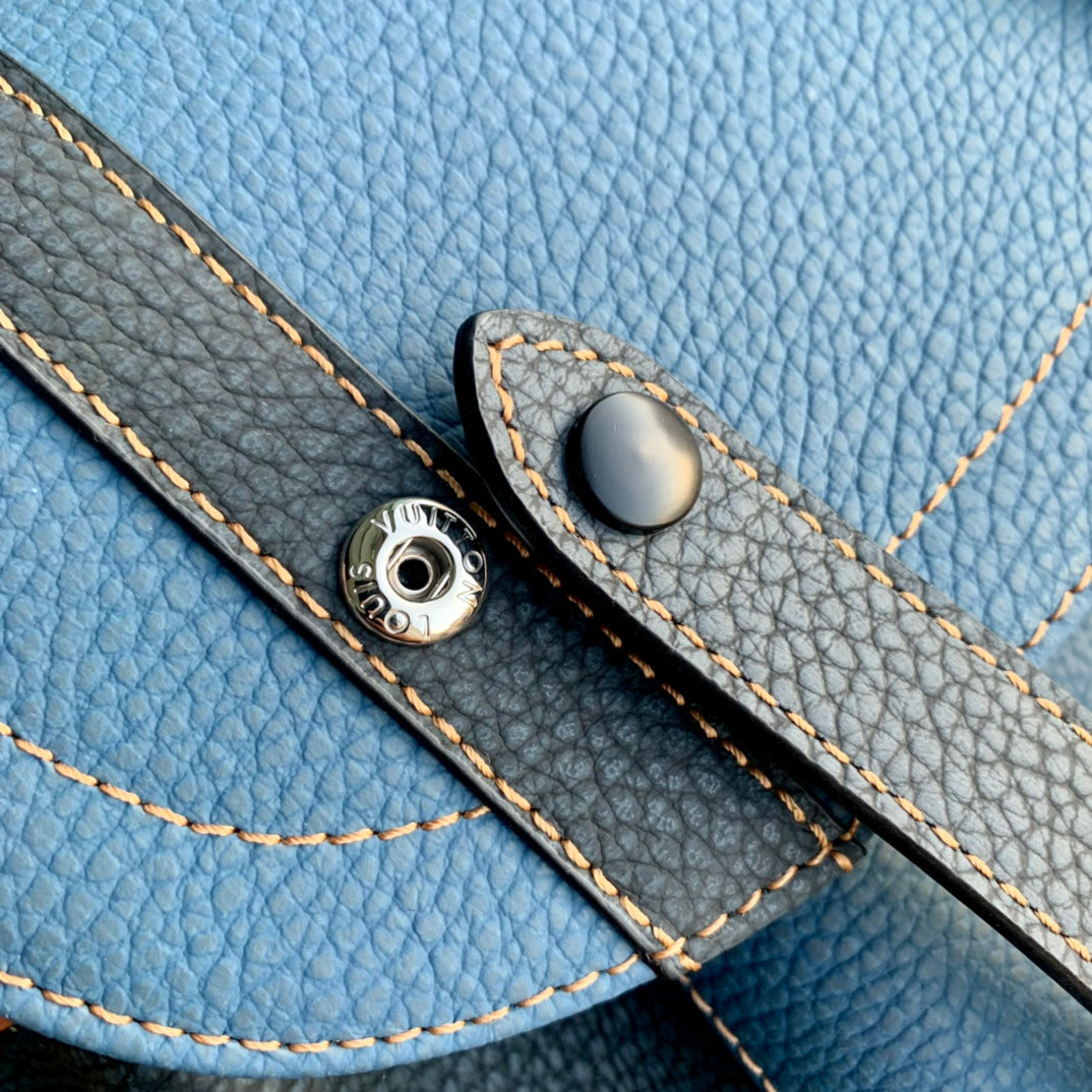 Louis Vuitton LV M21373 Christopher PM Leathers Denim Blue