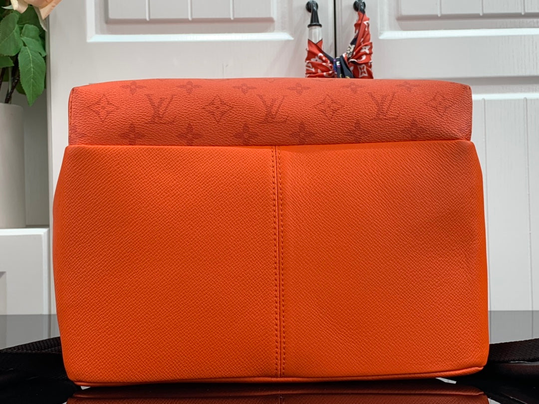 Louis Vuitton LV M30230 Discovery Backpack PM Monogram Orange