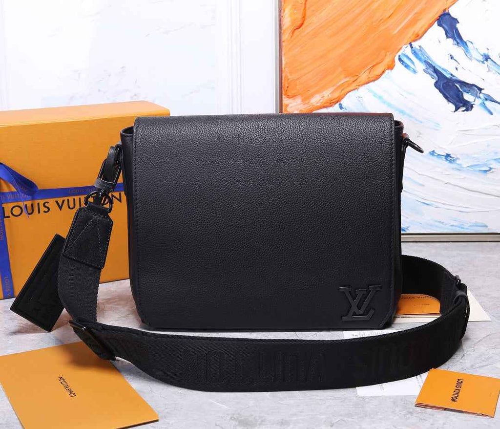 Louis Vuitton M57080 Aerogram Takeoff Messenger Bag Black