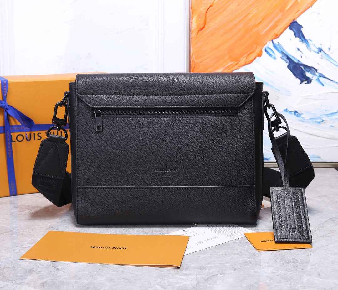 Louis Vuitton M57080 Aerogram Takeoff Messenger Bag Black