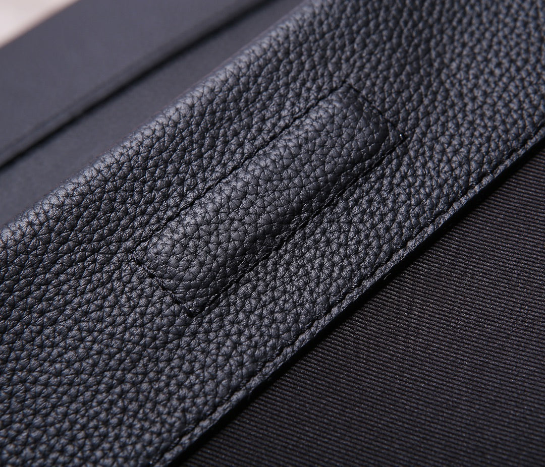 Louis Vuitton M57080 Aerogram Takeoff Messenger Bag Black