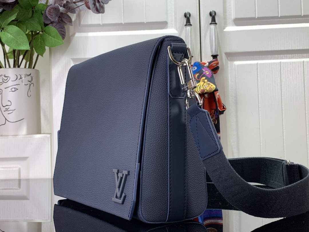 Louis Vuitton LV M57080 Aerogram Takeoff Messenger Bag Navy Blue