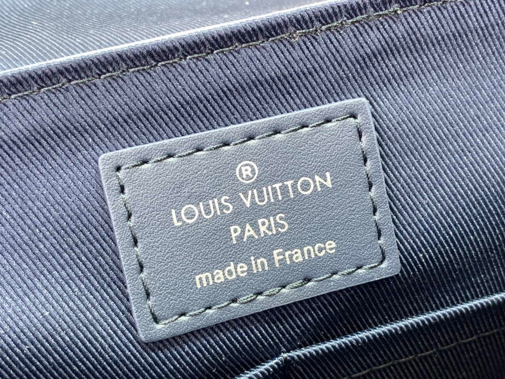 Louis Vuitton LV M57080 Aerogram Takeoff Messenger Bag Navy Blue