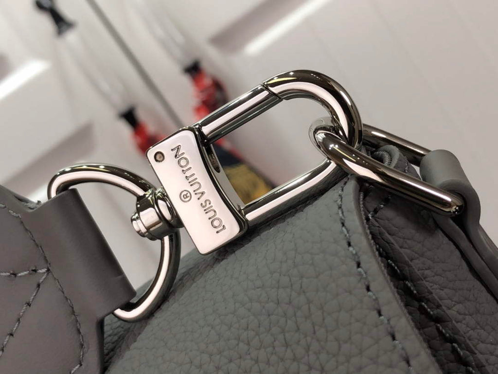 Louis Vuitton LV M57080 Aerogram Takeoff Messenger Bag Gray