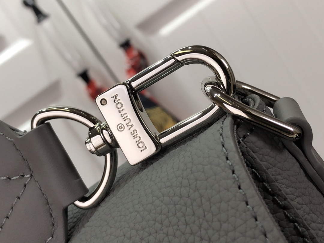 Louis Vuitton LV M57080 Aerogram Takeoff Messenger Bag Gray