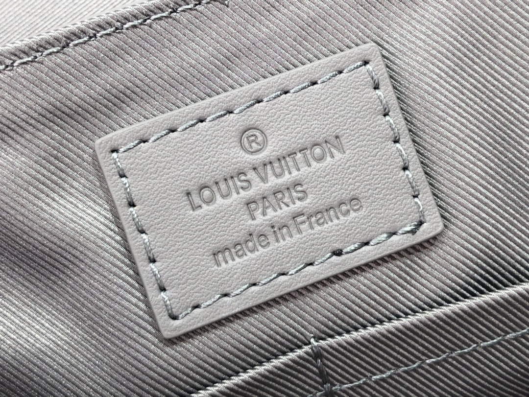 Louis Vuitton LV M57080 Aerogram Takeoff Messenger Bag Gray