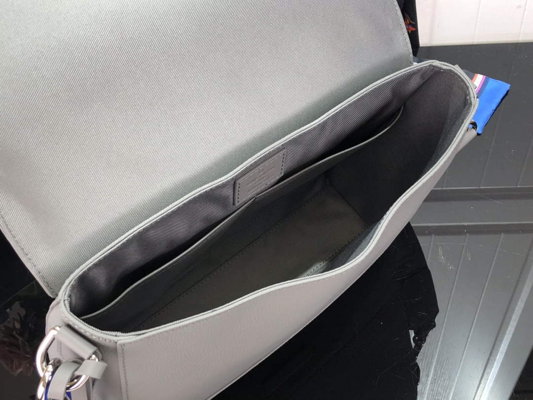 Louis Vuitton LV M57080 Aerogram Takeoff Messenger Bag Gray