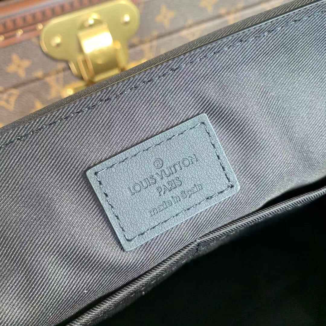 Louis Vuitton LV M57080 Aerogram Takeoff Messenger Bag Black