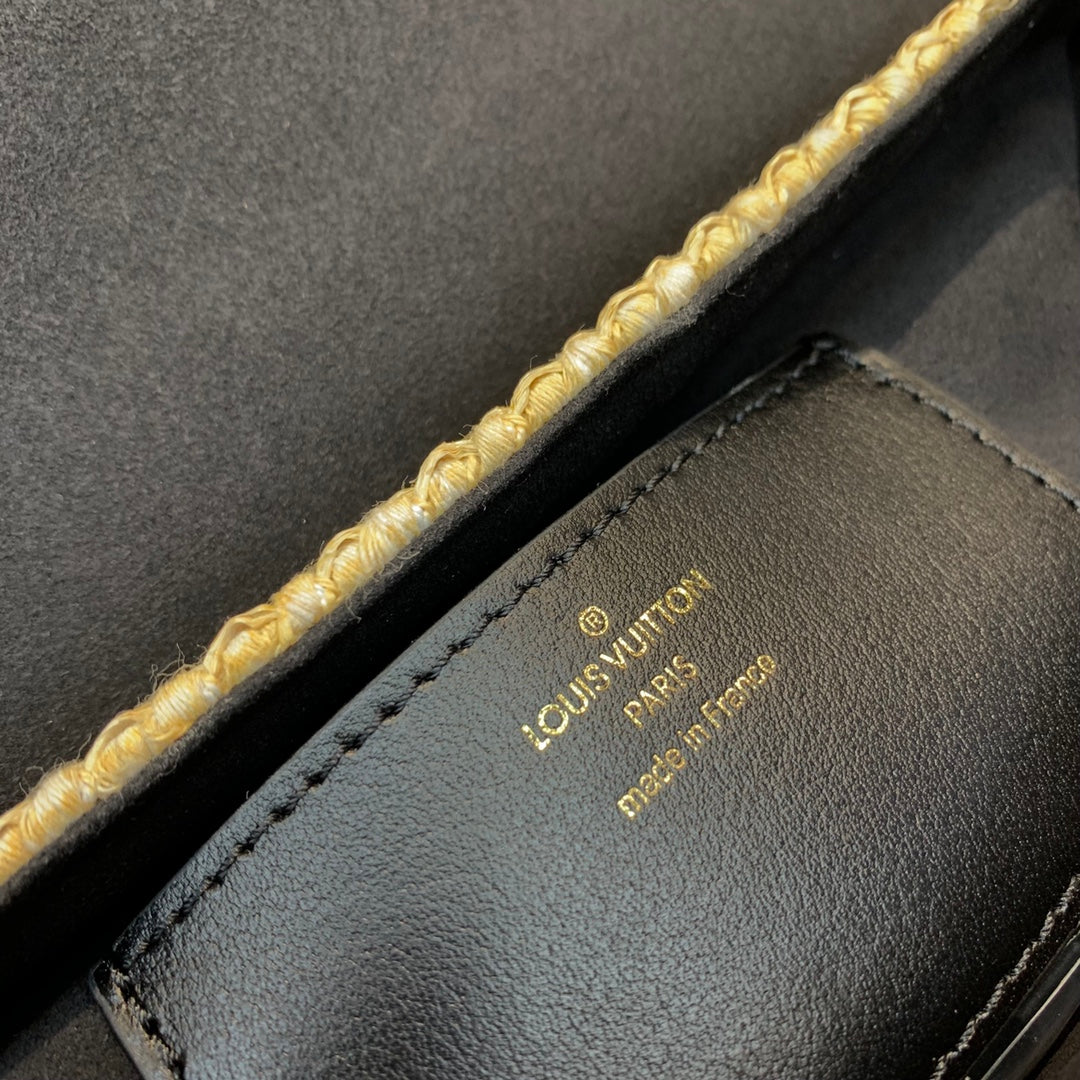 Louis Vuitton LV M57648 Twist MM Handbag Black
