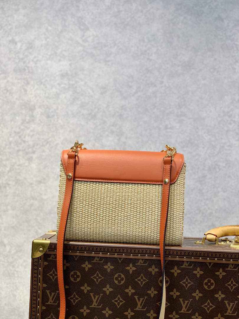 Louis Vuitton LV M57648 Twist MM Handbag Caramel