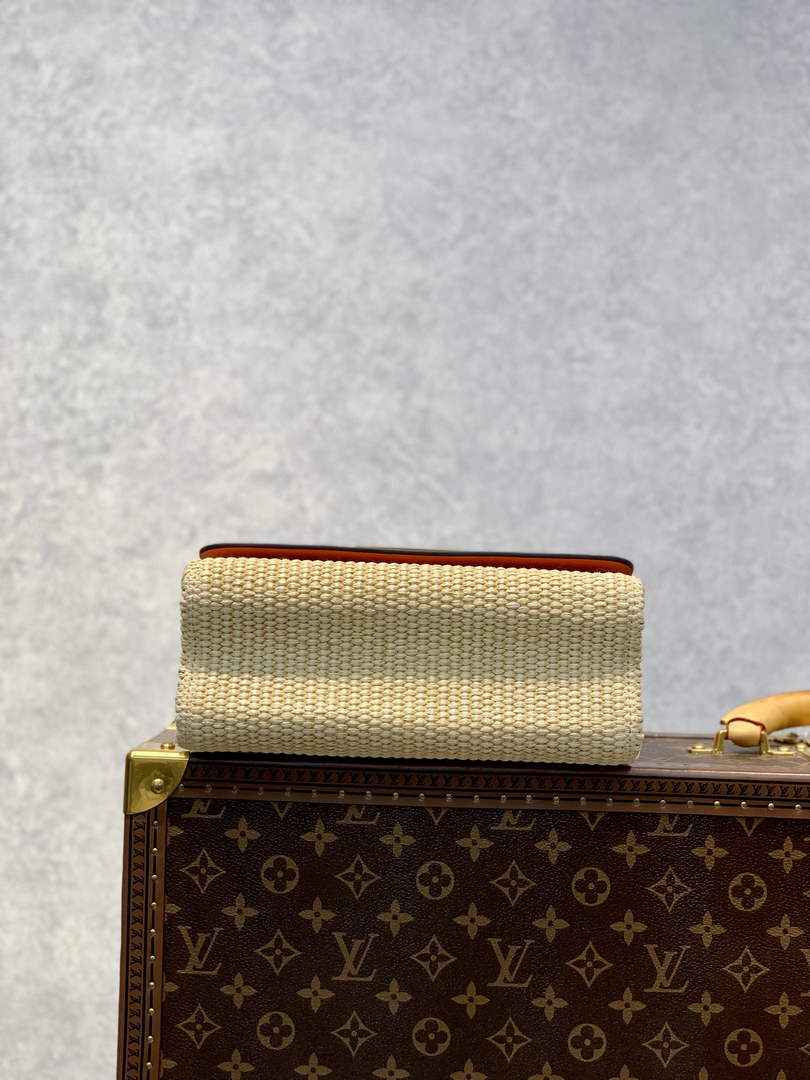 Louis Vuitton LV M57648 Twist MM Handbag Caramel