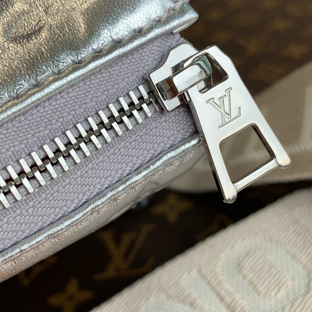 Louis Vuitton LV M57790 Coussin PM Handbags Silver - Default Title - View 9