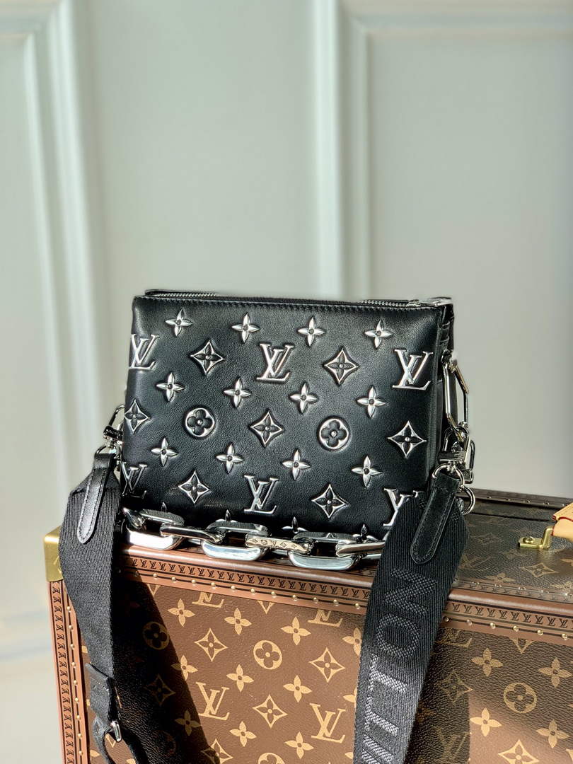Louis Vuitton LV M57796 Coussin BB Handbags Black - Default Title - View 1