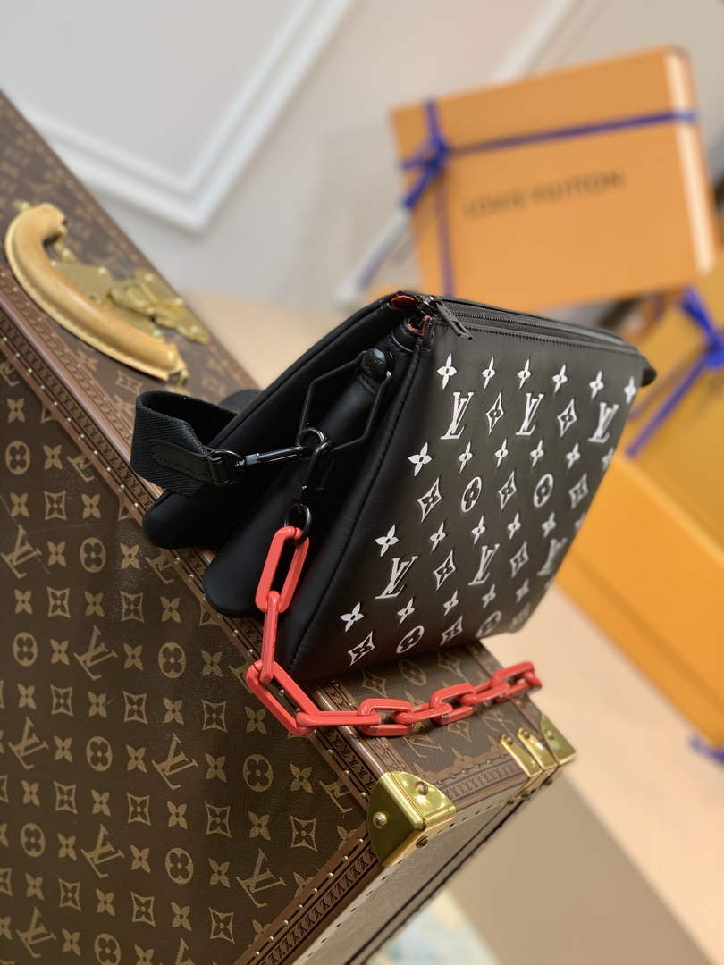 Louis Vuitton LV M59398 Coussin PM Handbags Black - Default Title - View 2