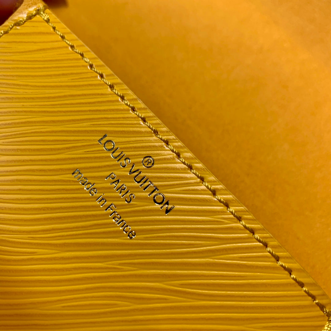 Louis Vuitton LV M59888 Twist MM Handbag Yellow