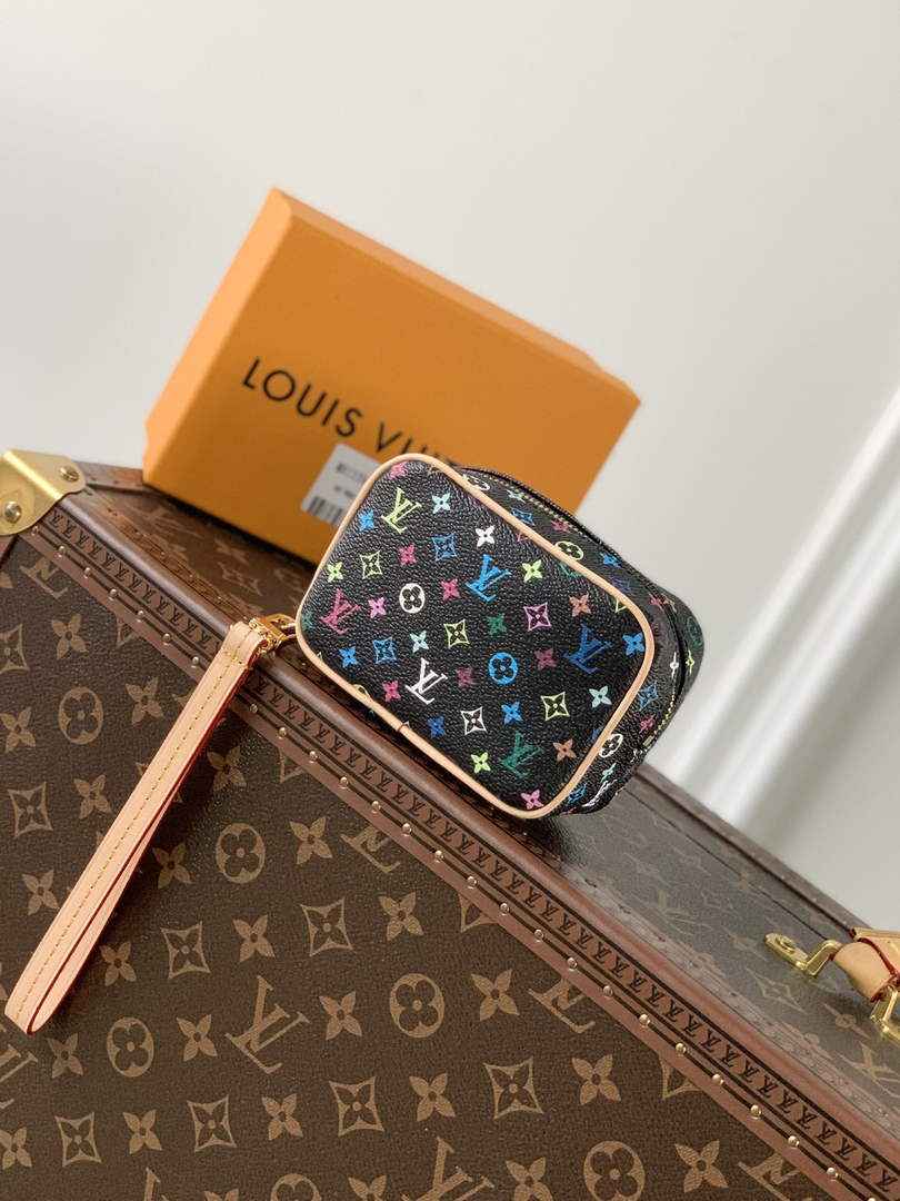 Louis Vuitton LV M81339 Wapity Case Monogram canvas black