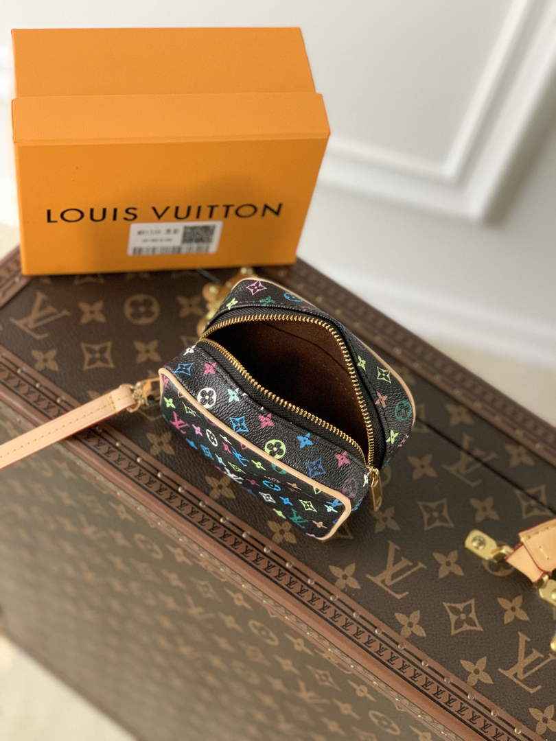 Louis Vuitton LV M81339 Wapity Case Monogram canvas black