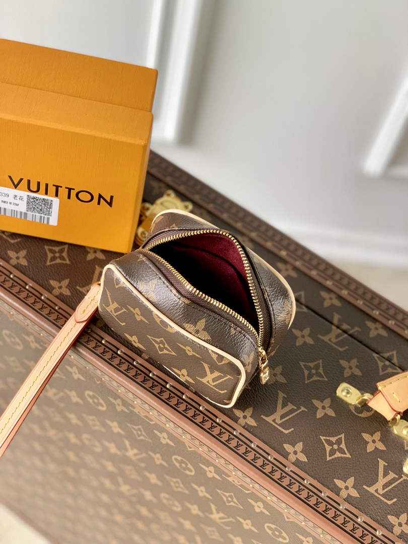 Louis Vuitton LV M81339 Wapity Case Monogram canvas