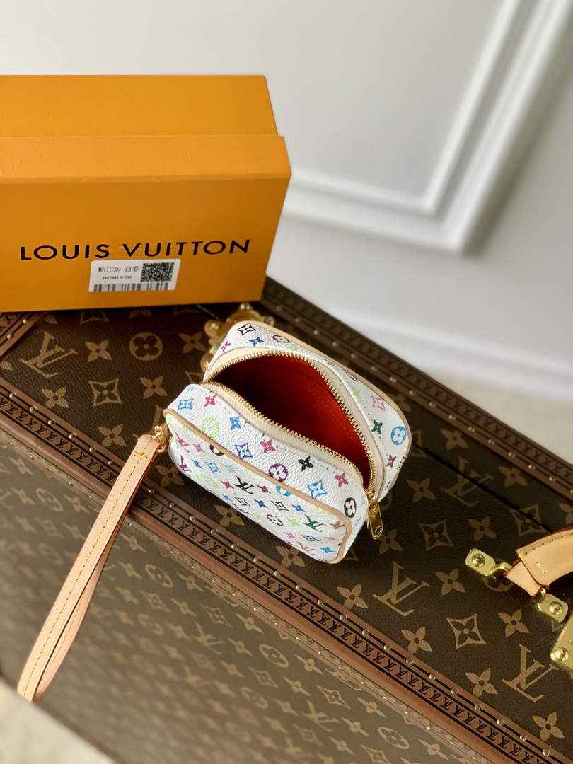 Louis Vuitton LV M81339 Wapity Case White