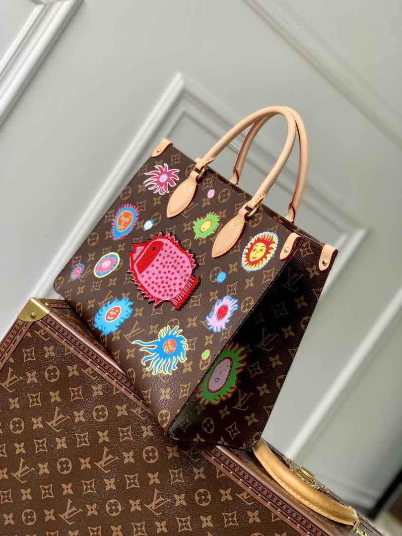 Louis Vuitton LV x YK OnTheGo MM Bag M46429 Monogram canvas - Default Title - View 2