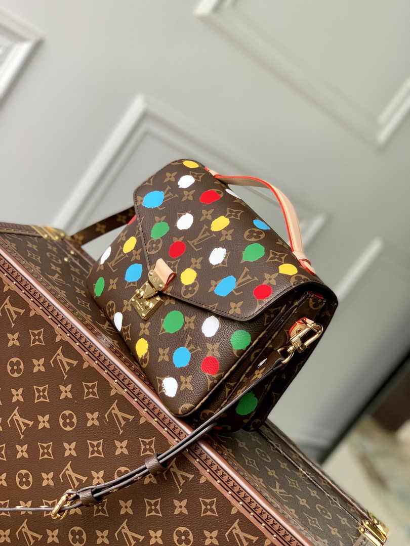 Louis Vuitton LV x YK Pochette Métis M46384 Monogram Canvas - Default Title - View 3