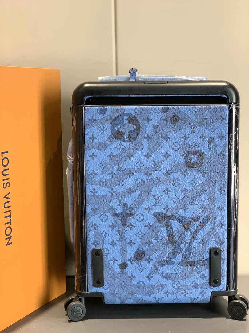 Louis Vuitton M10241 HORIZON 55 Crystal Blue Monogram Canvas