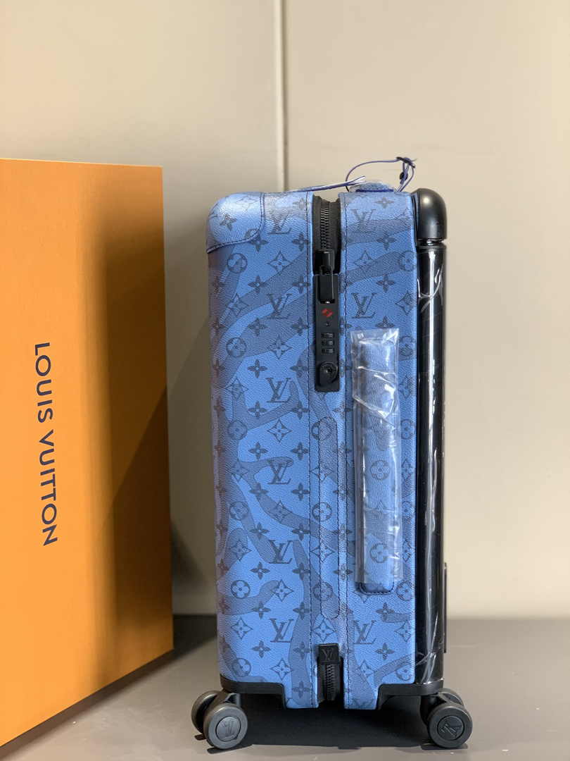 Louis Vuitton M10241 HORIZON 55 Crystal Blue Monogram Canvas