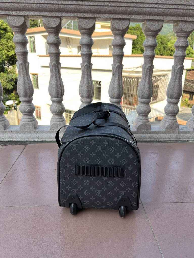 Louis Vuitton M20109 HORIZON SOFT DUFFLE 55 Monogram Black