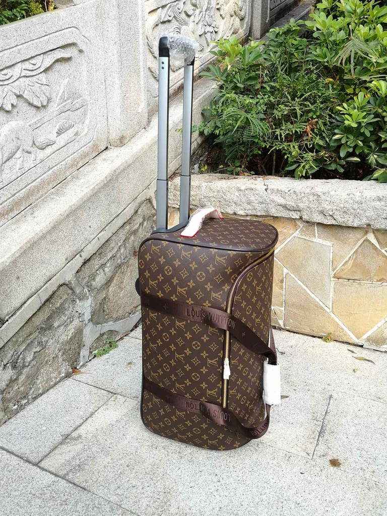 Louis Vuitton M20109 HORIZON SOFT DUFFLE 55 Monogram Canvas