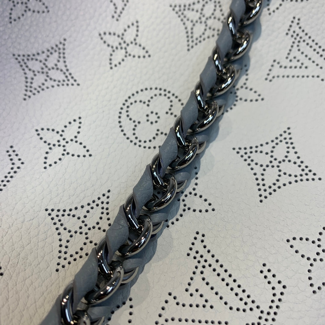 Louis Vuitton M20507 Bella Bag Mahina Leather Blue - 19 x 22 x 14 cm / Bleu Nuage Blue / Leather - View 6
