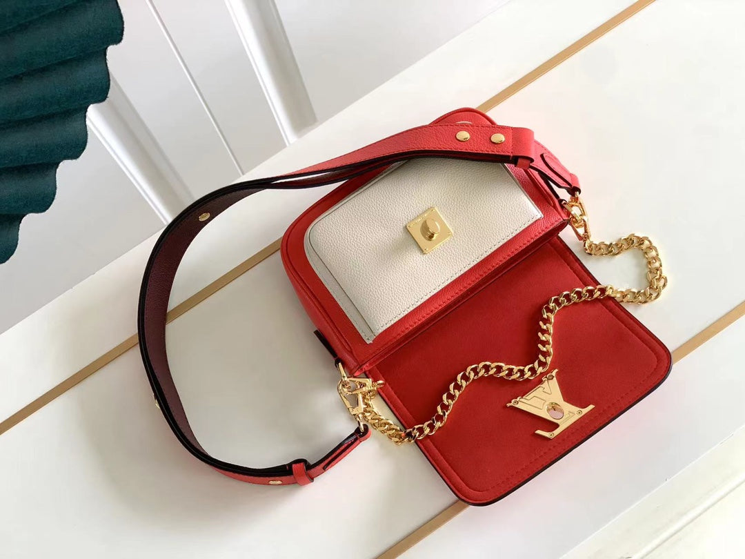 Louis Vuitton M20614 Lockme Tender Handbag Red - 19 x 13 x 8 cm / Red - View 7