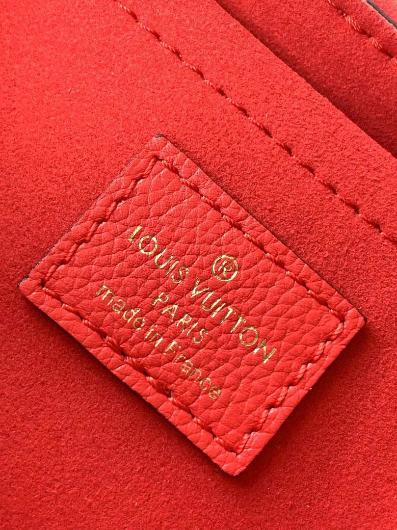 Louis Vuitton M20614 Lockme Tender Handbag Red - 19 x 13 x 8 cm / Red - View 9