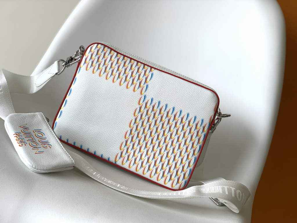 Louis Vuitton M20665 Trio Messenger Other Leathers
