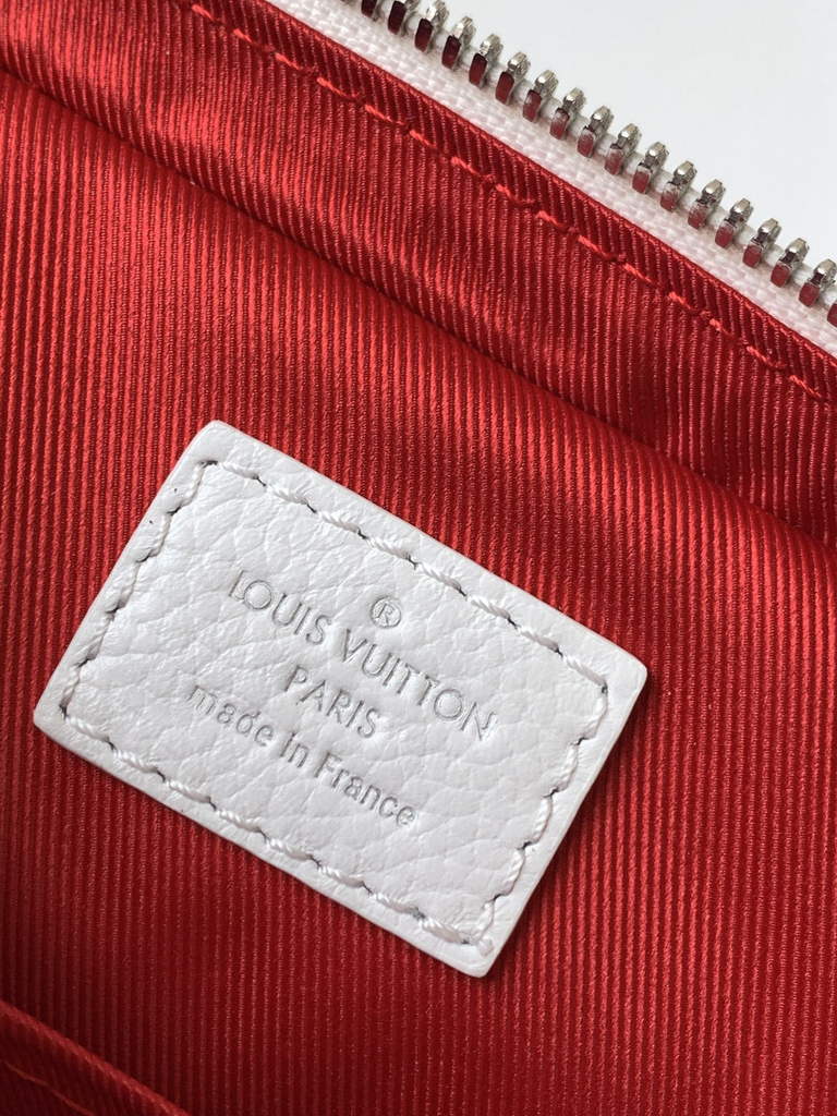 Louis Vuitton M20665 Trio Messenger Other Leathers