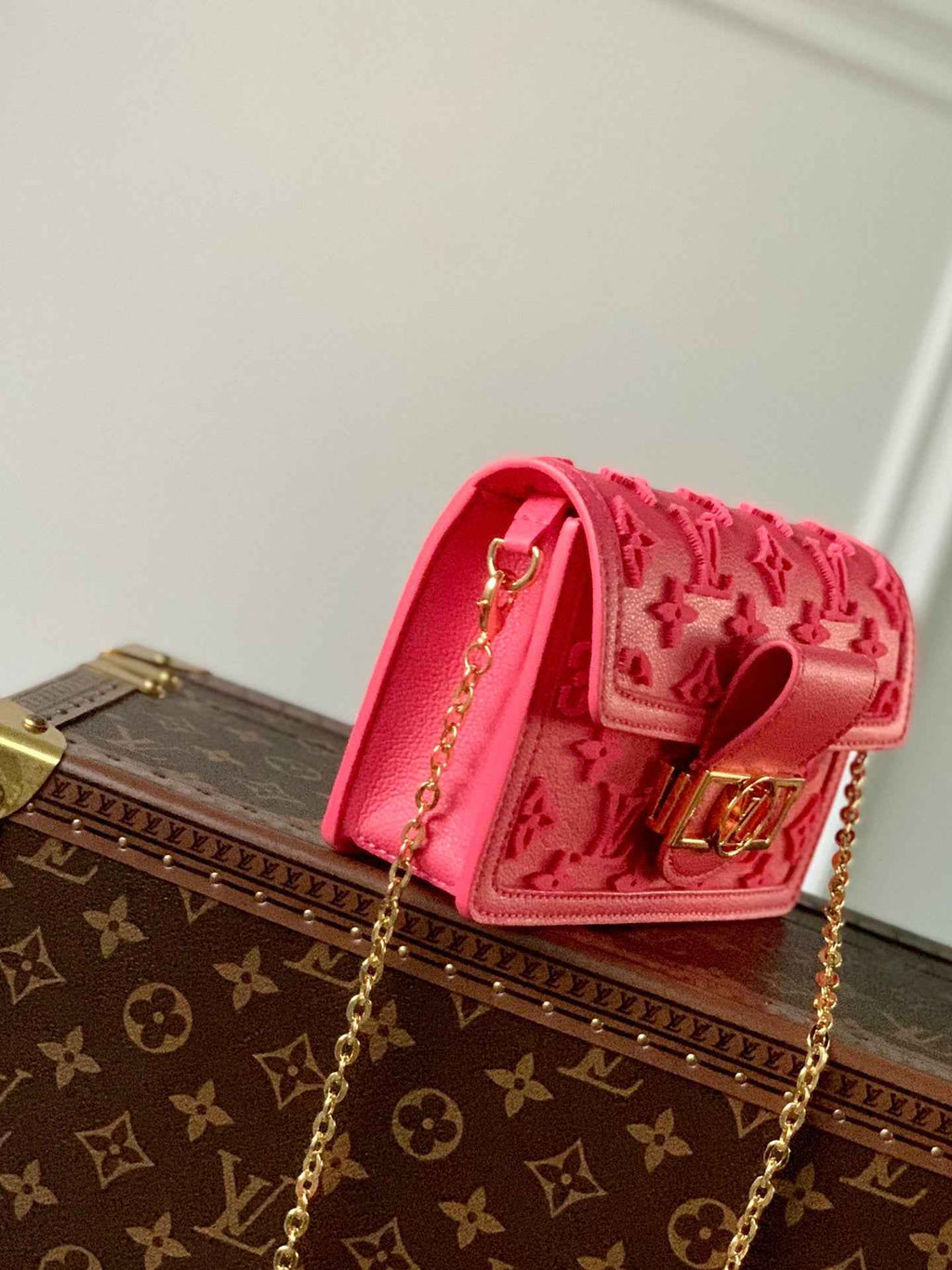 Louis Vuitton M20747 Dauphine Chain Wallet Pink