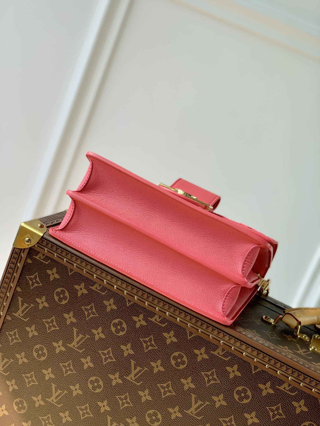Louis Vuitton M20749 Dauphine MM Shoulder bag Pink