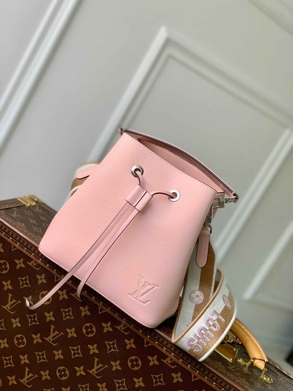 Louis Vuitton M20777 NéoNoé Small Bucket Bag Epi Leather