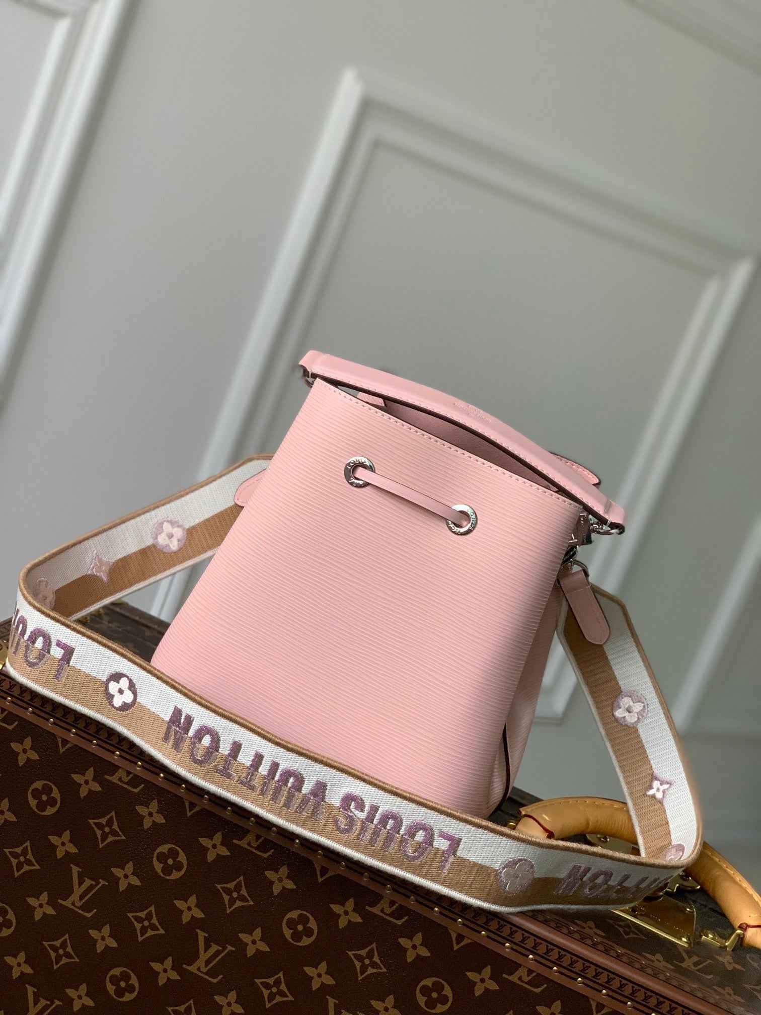 Louis Vuitton M20777 NéoNoé Small Bucket Bag Epi Leather