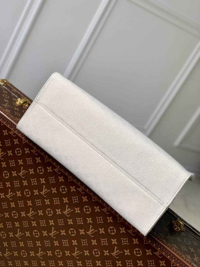 Louis Vuitton M20815 OnTheGo GM Tote Bag Blue - Default Title - View 4